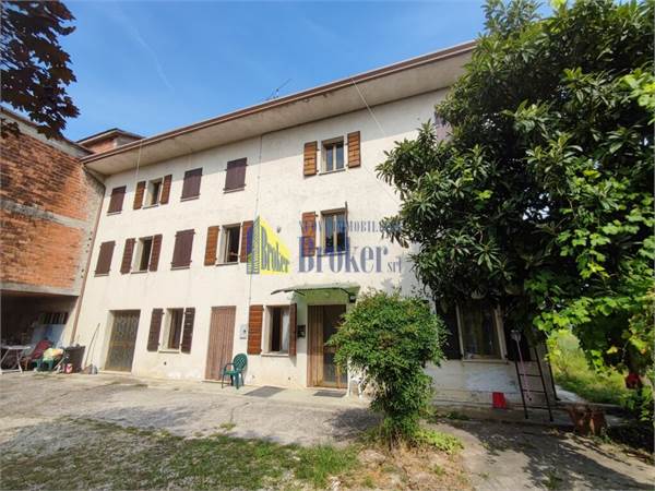 Rustico/Casale in Vendita a Pordenone