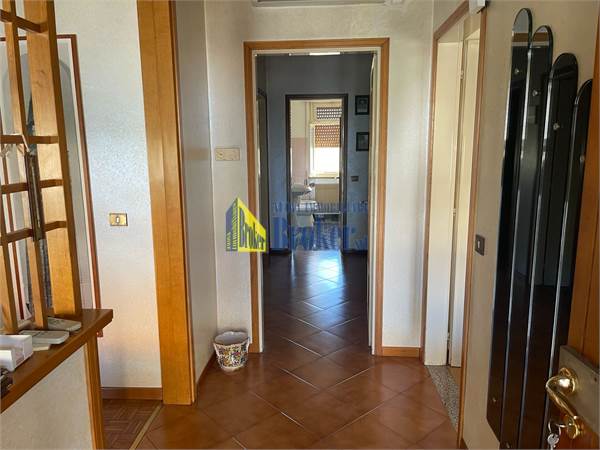 Casa indipendente con 1200 mq di giardino
