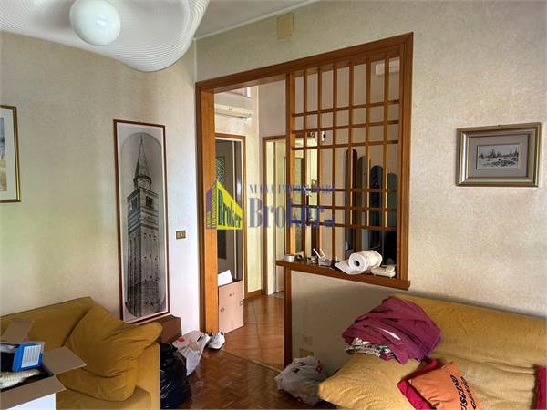 Casa indipendente con 1200 mq di giardino