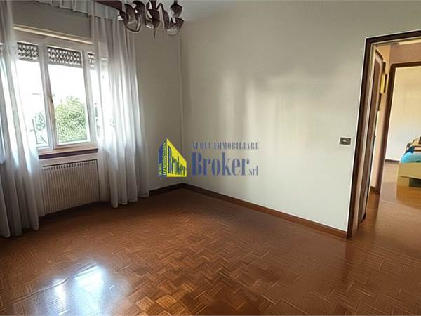 Casa indipendente con 1200 mq di giardino